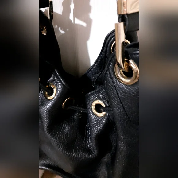 Michael Kors Black Leather Shoulder Bag - Picture 7 of 17